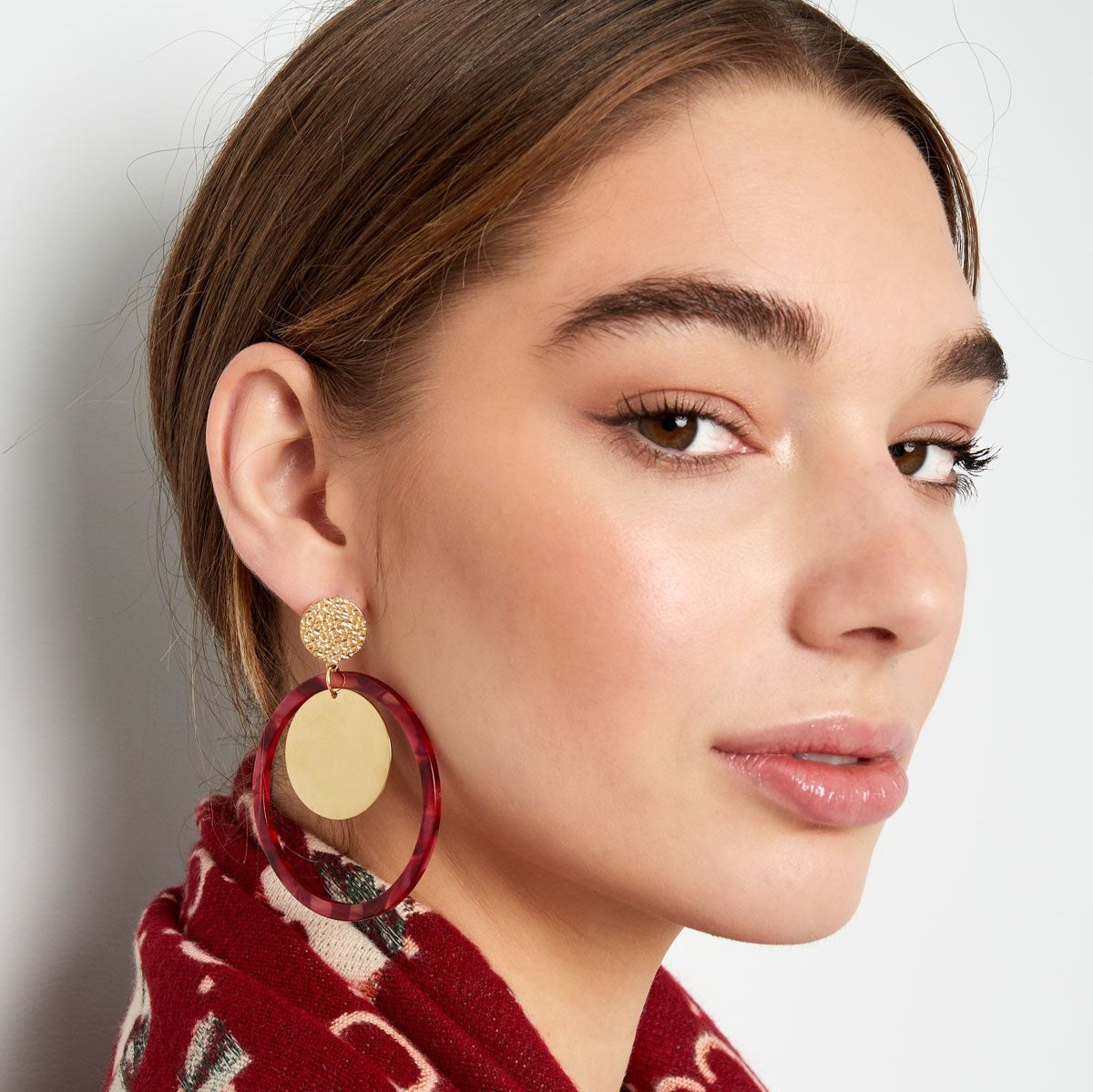 Oorbellen Cirkels met print goud rood