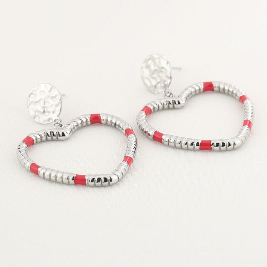 Oorbellen Hartje Dipped zilver liggend