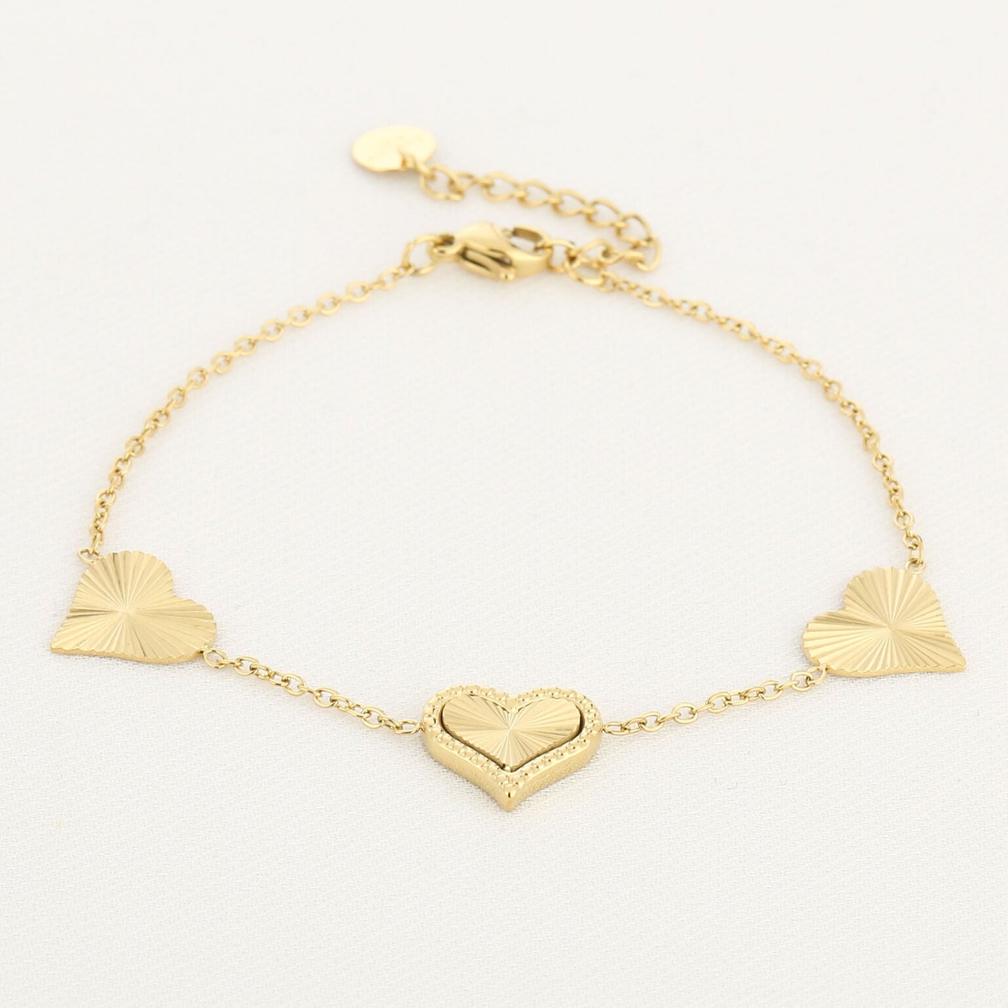 Armband Hartjes goud liggend