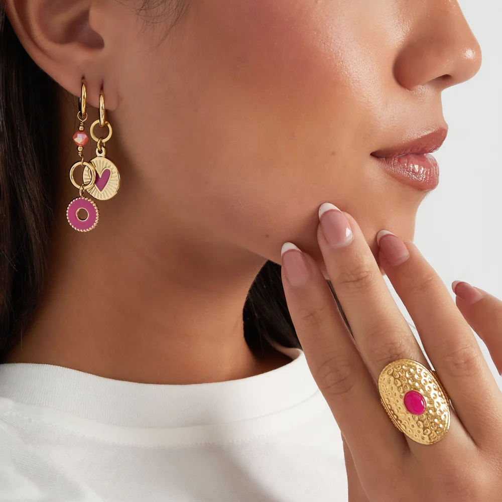 Oorbellen Mystic Mysterie goud fuchsia zijkant