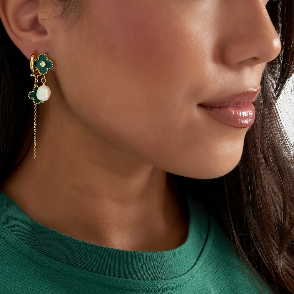 Oorbellen Posh Spice goud groen sfeer detail