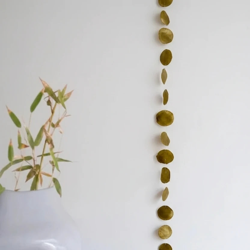 Schelpenslinger Capiz goud 8x8x190cm sfeer